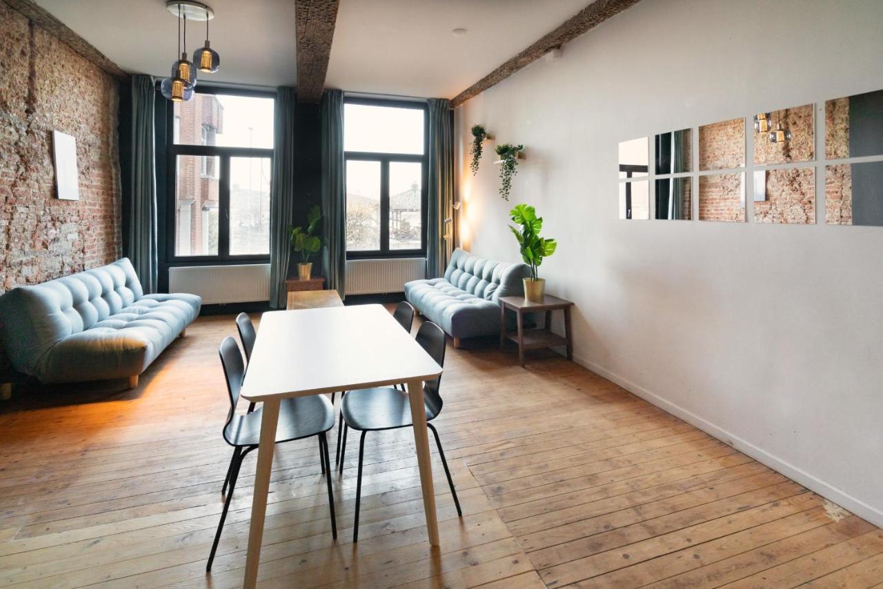 Charming Two-Bedroom River Side Apartment Антверпен Экстерьер фото