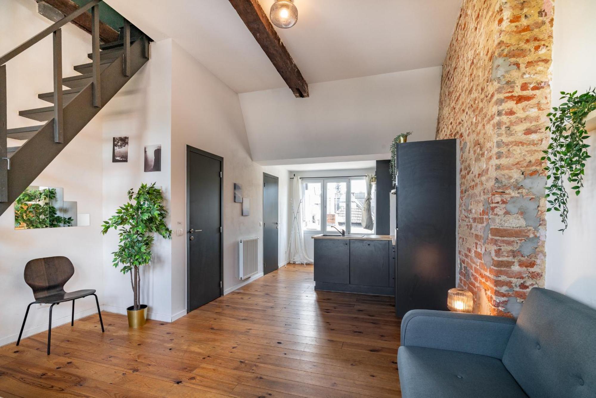 Charming Two-Bedroom River Side Apartment Антверпен Экстерьер фото