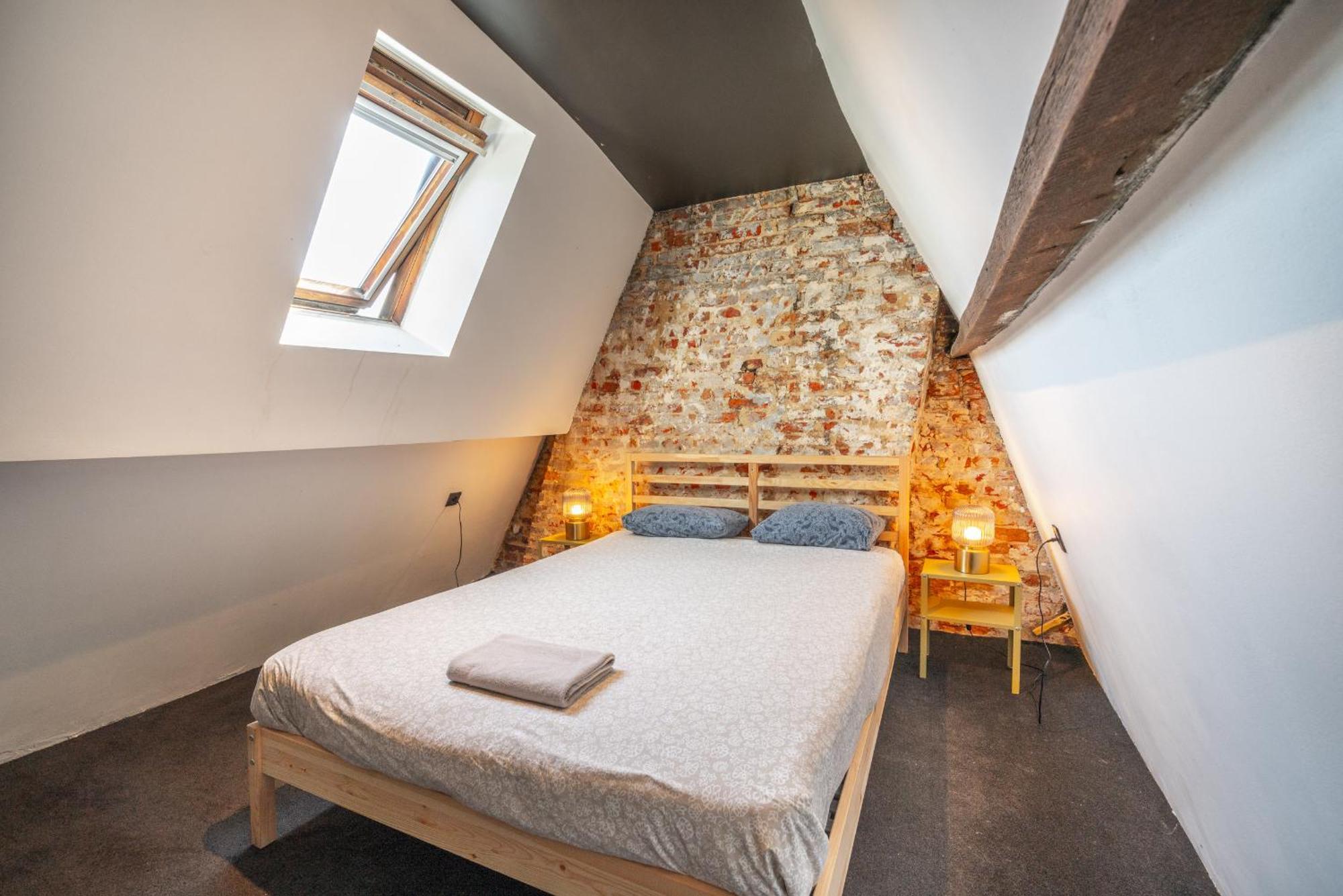 Charming Two-Bedroom River Side Apartment Антверпен Экстерьер фото